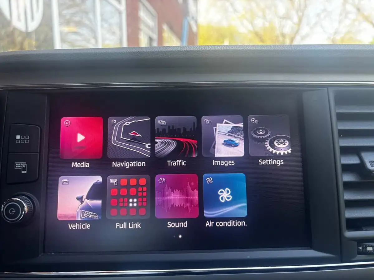 2018-seat-leon-14-ecotsi-xcellence-technology-estate-dsg-big-25