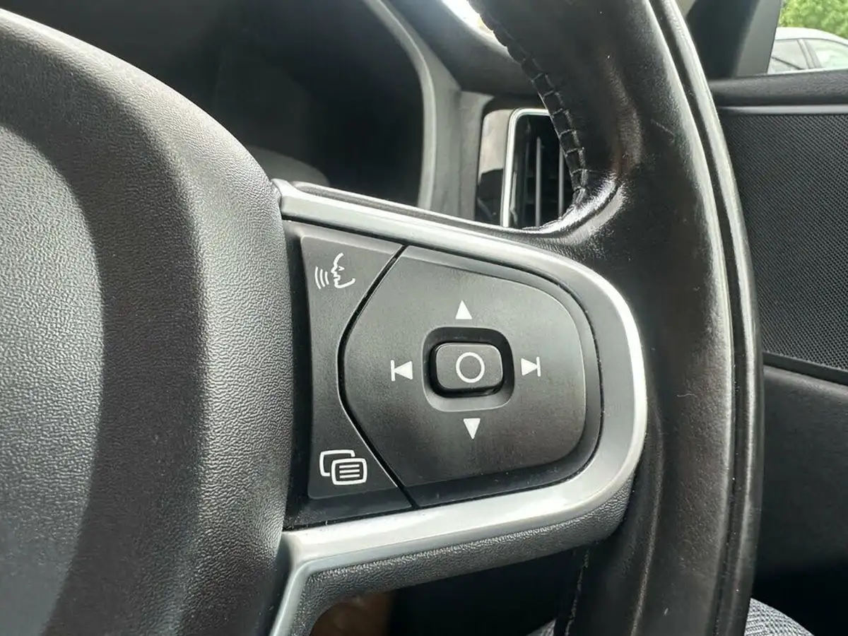 2018-volvo-xc60-20td-d4-momentum-4x4-big-40