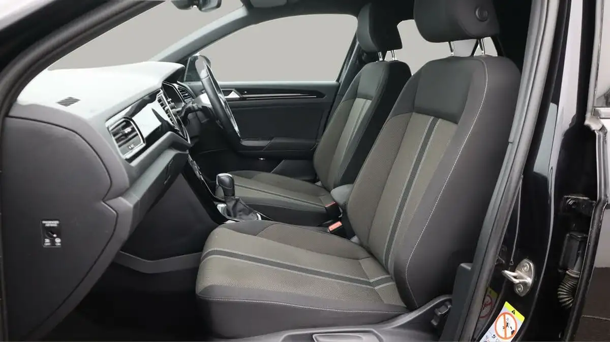 2021-volkswagen-t-roc-15-tsi-black-edition-dsg-big-14