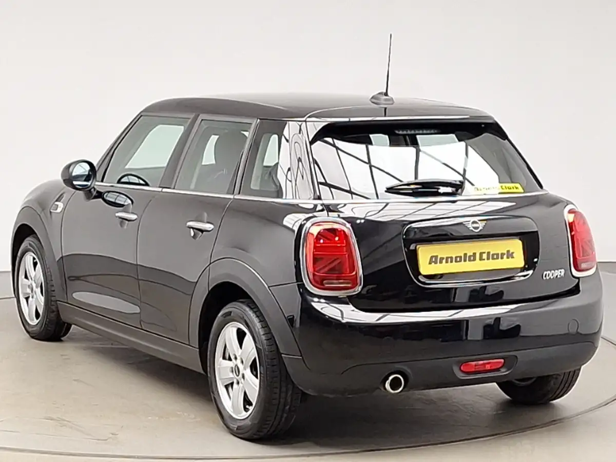 2019-mini-cooper-15-cooper-classic-hatchback-5d-big-1