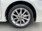 2015-toyota-prius-small-32