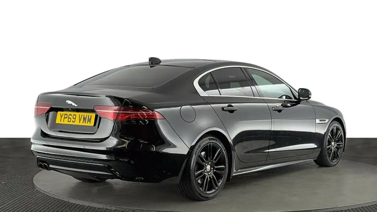 2020-jaguar-xe-20d-r-dynamic-s-big-3