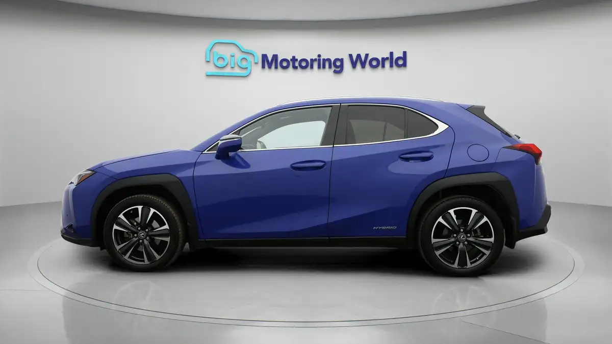 2021-lexus-ux-250h-20-takumi-big-3