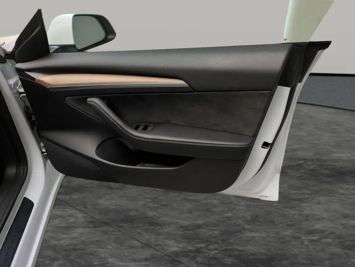 2021-tesla-model-3-e-long-range-awd-big-29