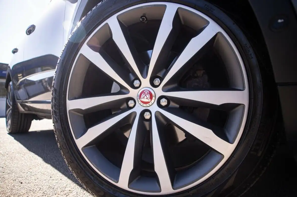 2019-jaguar-e-pace-20-i4d-r-dynamic-hse-180ps-big-36