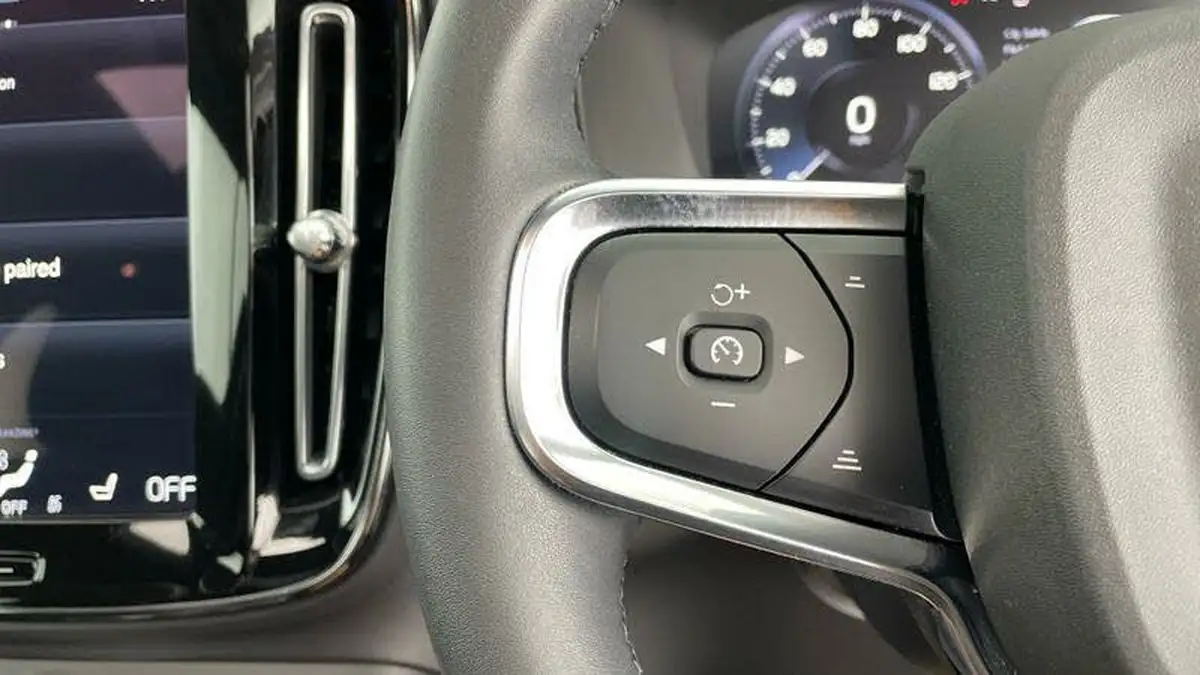 2021-volvo-xc40-15-t5-r-design-262bhp-big-22