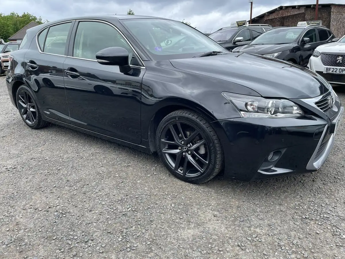 2017-lexus-ct-200h-18-executive-edition-big-2