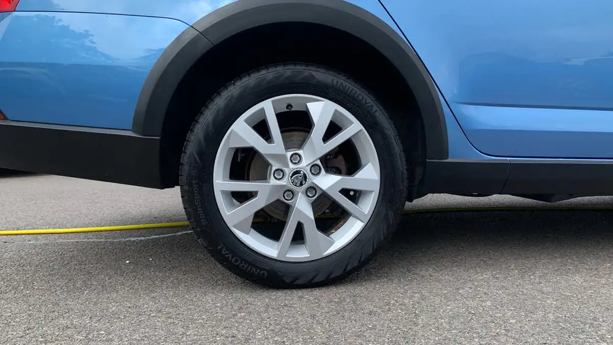 2017-skoda-octavia-20tdi-scout-150ps-big-15
