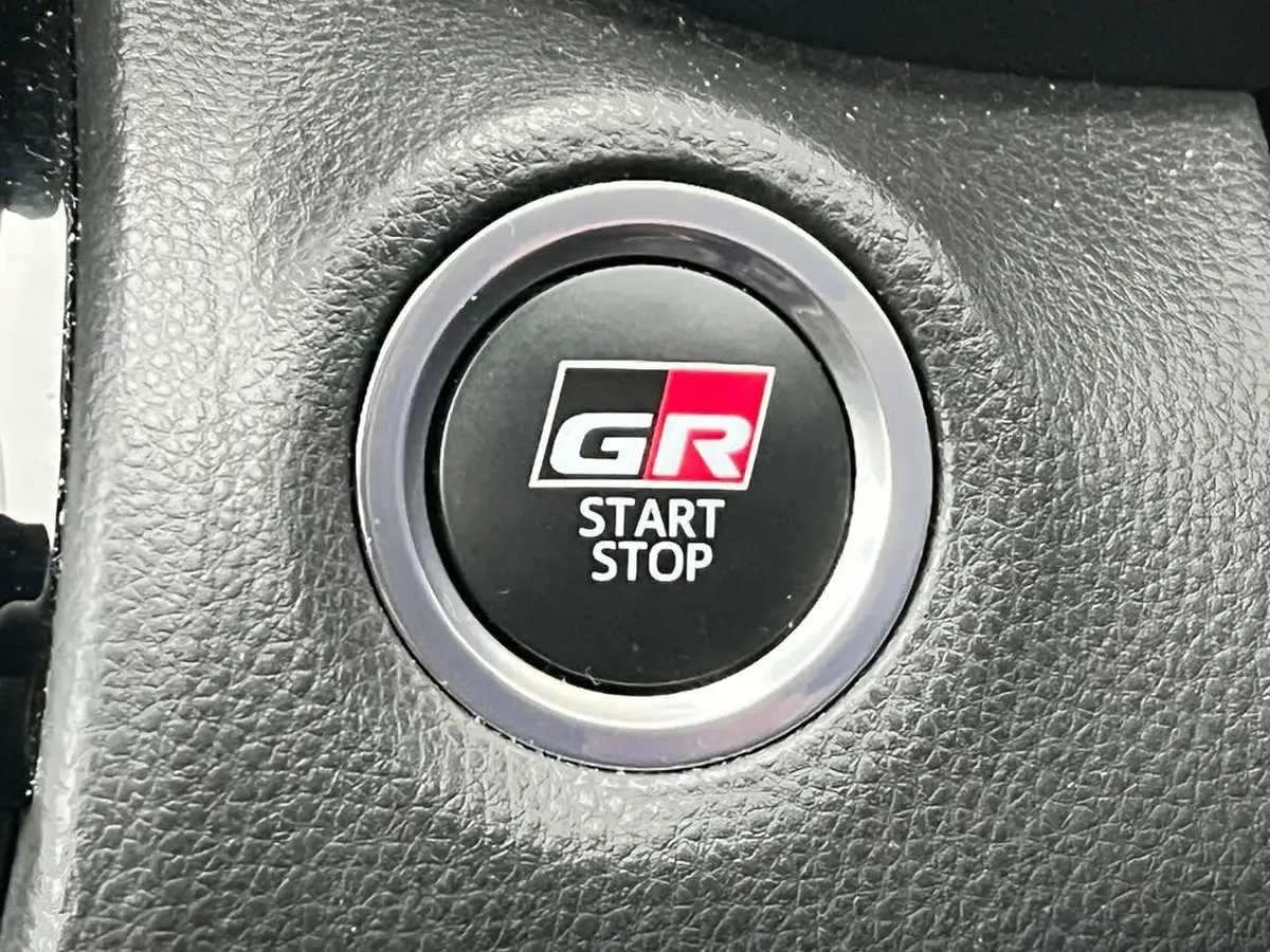 2023-toyota-yaris-cross-15-vvt-i-gr-sport-big-48