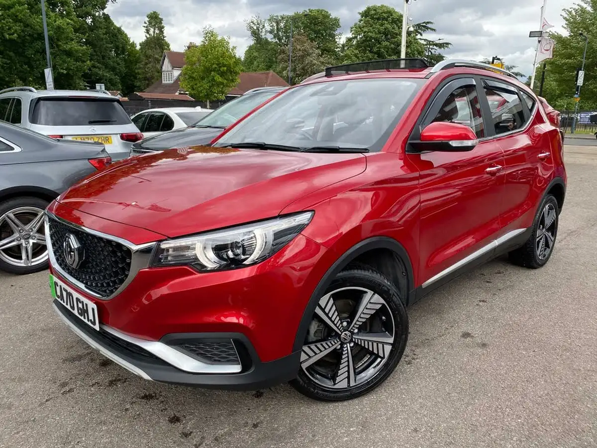 2020-mg-zs-suv-e-exclusive-ev-big-5