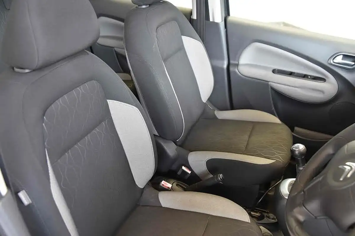 2013-citroen-c3-picasso-14-selection-big-14