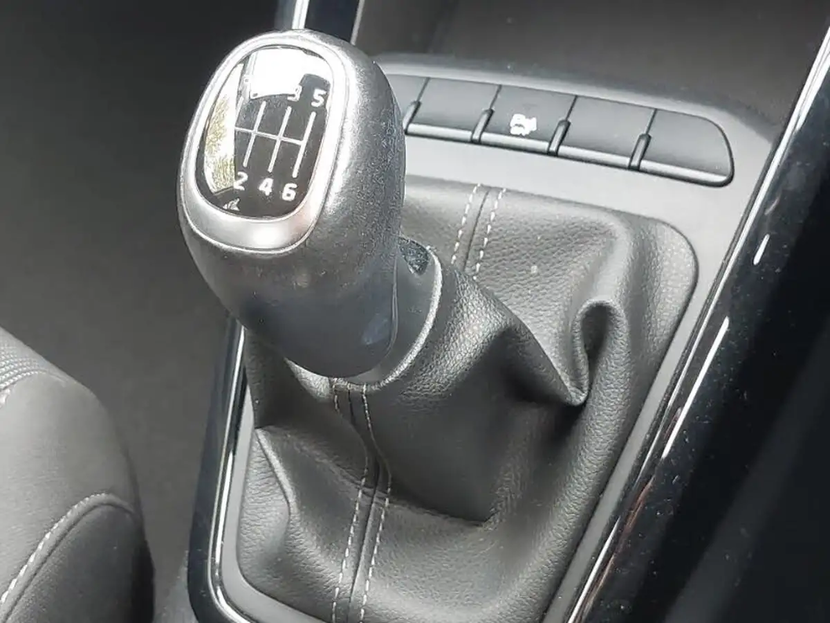 2022-kia-rio-10-t-gdi-2-big-15