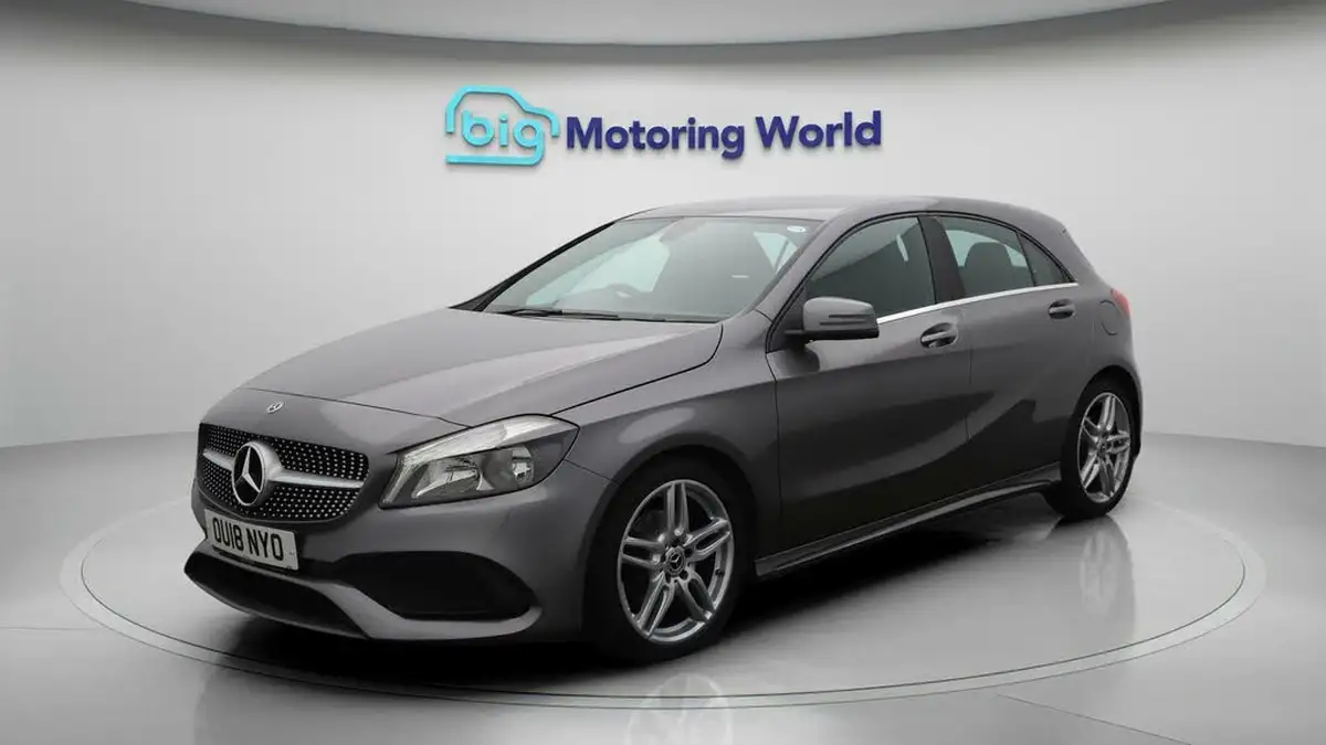 2018-mercedes-benz-a-class-16-a180-amg-line-ss-7g-dct-big-3
