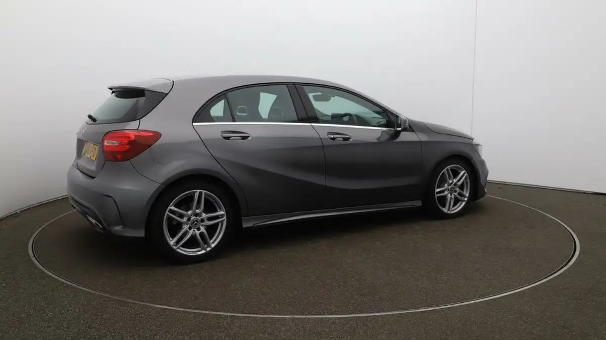2018-mercedes-benz-a-class-16-a180-amg-line-ss-7g-dct-big-51