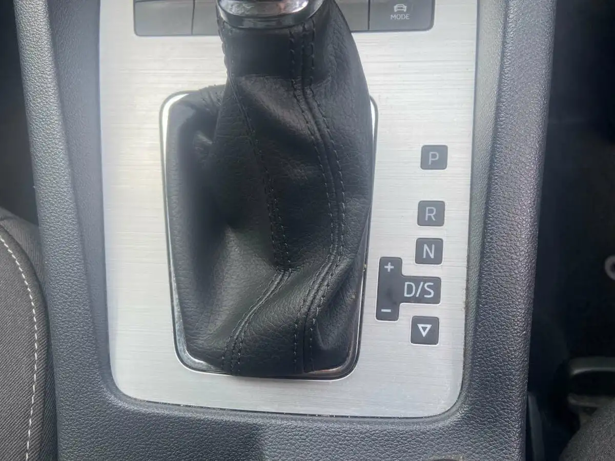2018-skoda-octavia-16tdi-se-scr-estate-dsg-big-25