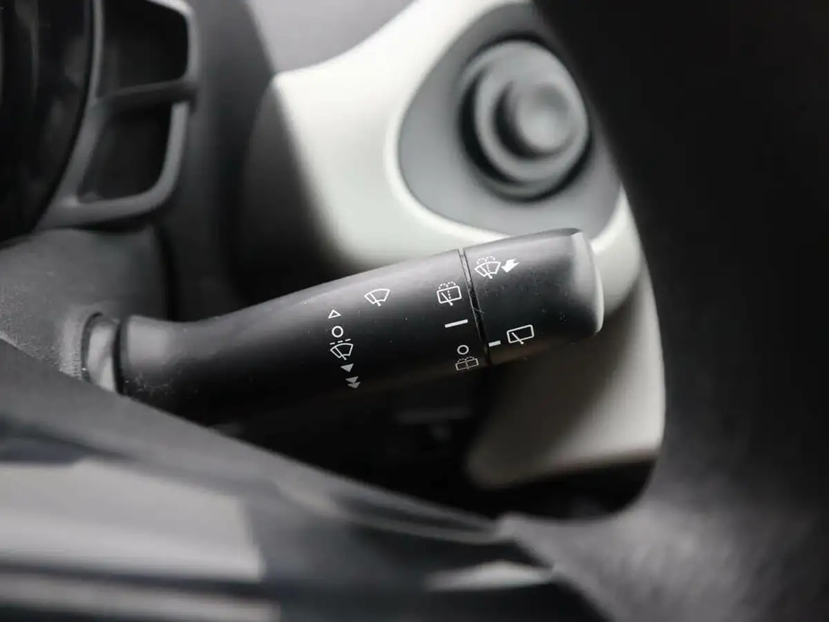 2018-citroen-c1-10-vti-feel-72ps-3d-big-29