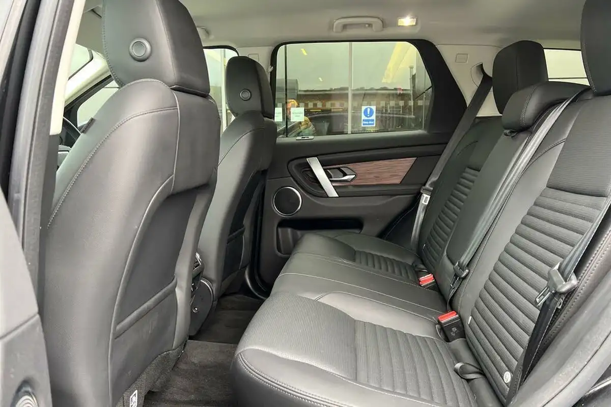 2024-land-rover-discovery-sport-20-d200-s-big-33