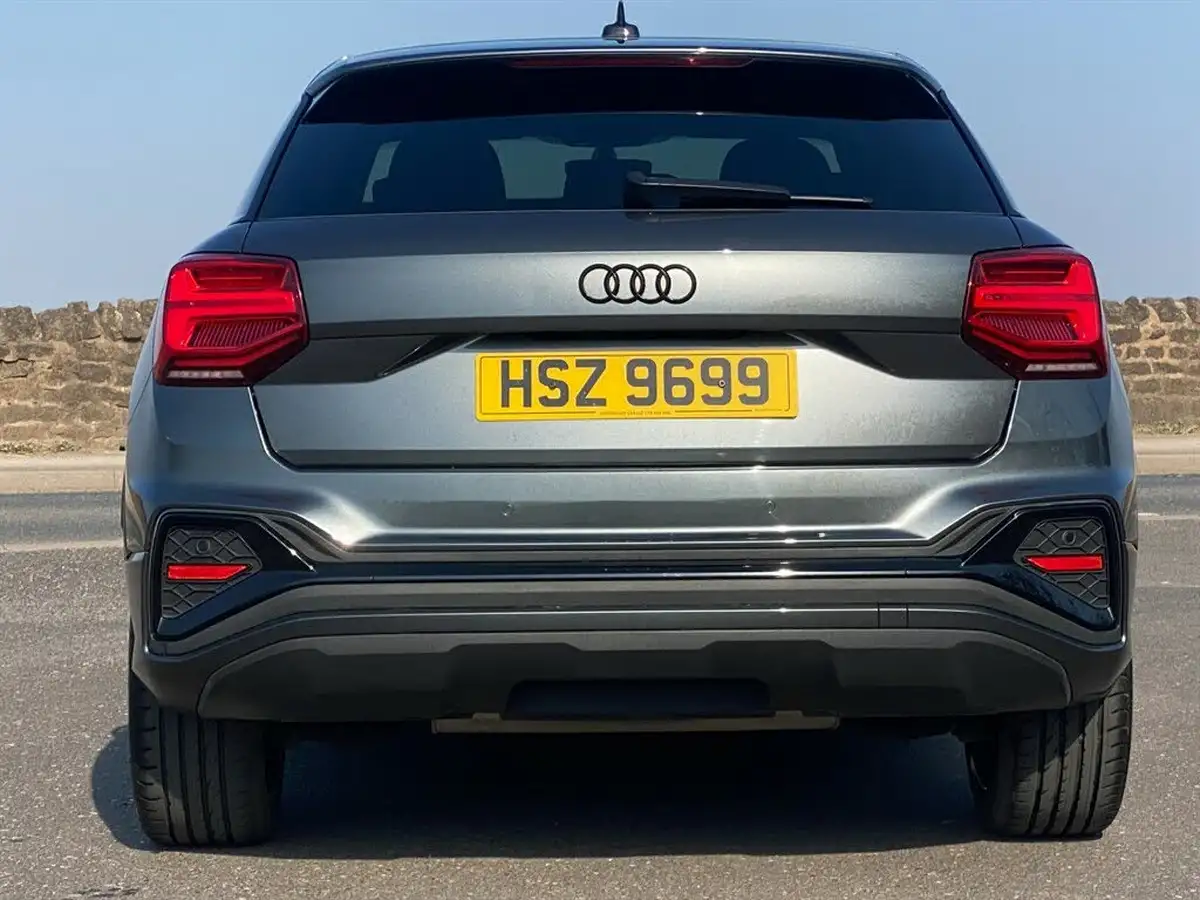 2021-audi-q2-10-30-tfsi-black-edition-big-31