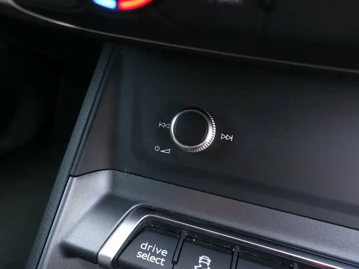 2019-audi-q3-20-45-tfsi-s-line-station-wagon-big-34