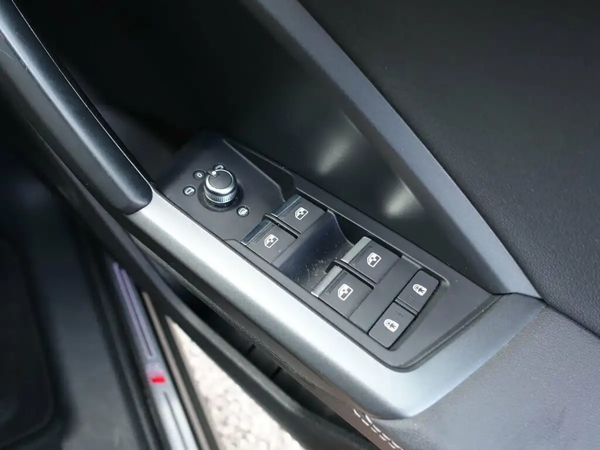 2019-audi-q3-20-45-tfsi-s-line-station-wagon-big-38