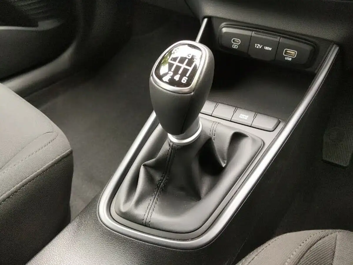 2024-hyundai-i20-10-t-gdi-advance-big-11