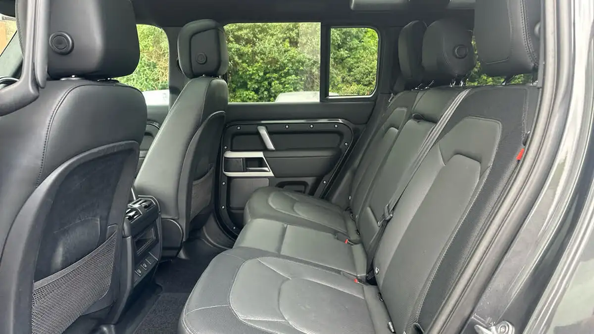 2022-land-rover-110-defender-20-p400e-x-dynamic-hse-big-3