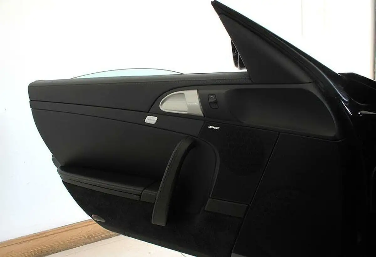 2023-porsche-taycan-e-turbo-s-big-37