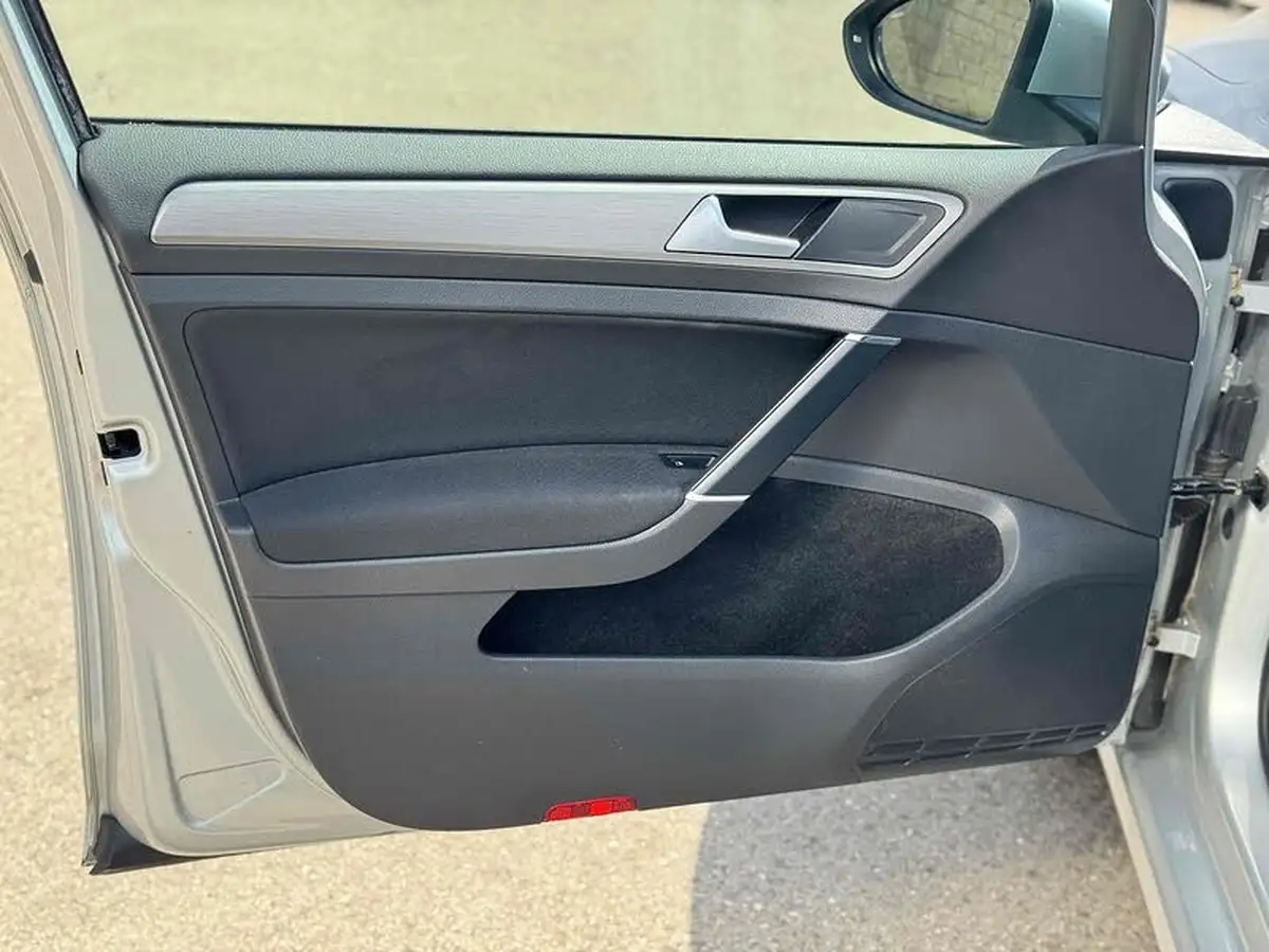 2014-volkswagen-golf-14-match-5d-dsg-big-41