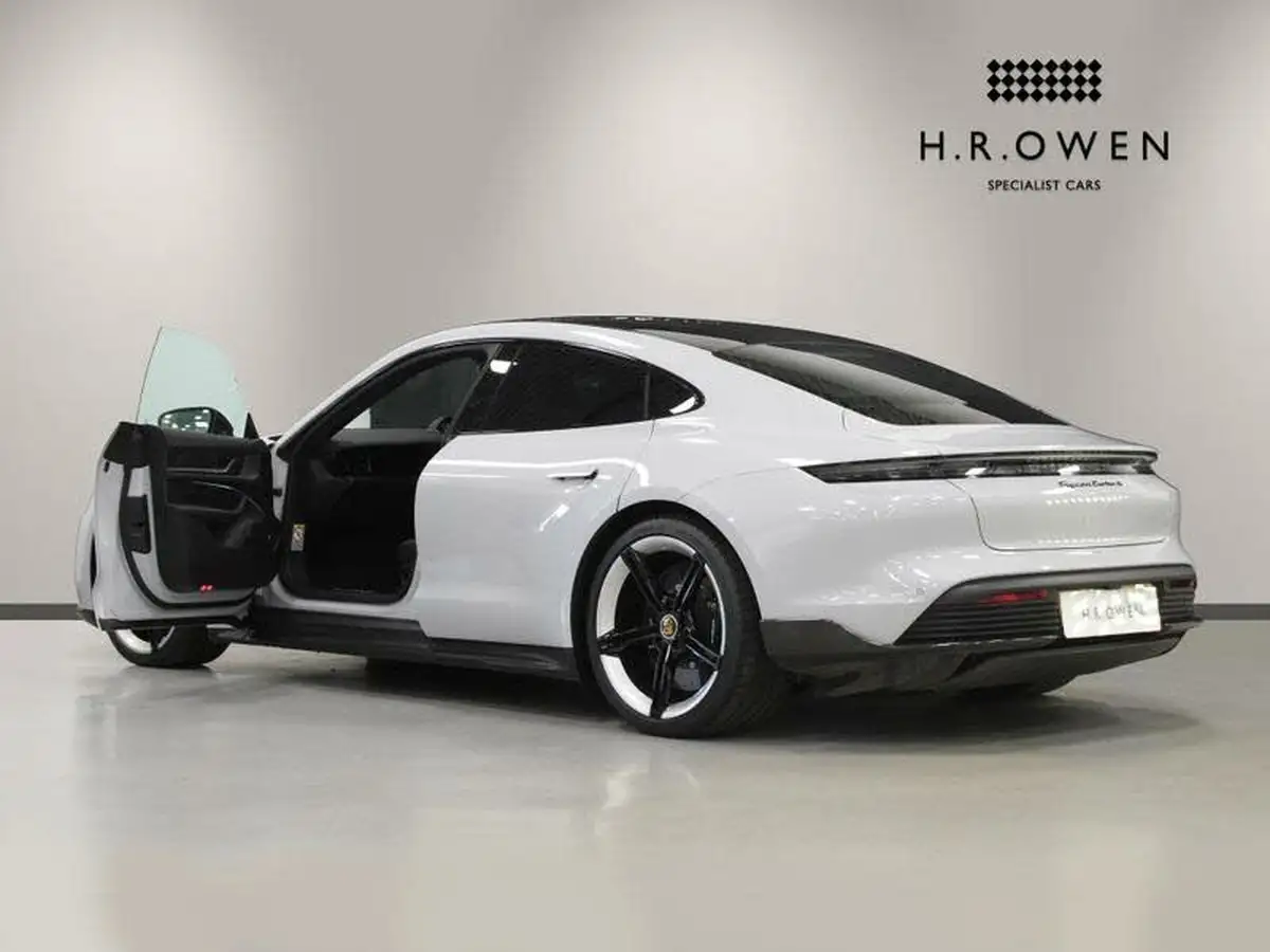 2023-porsche-taycan-e-turbo-s-big-13