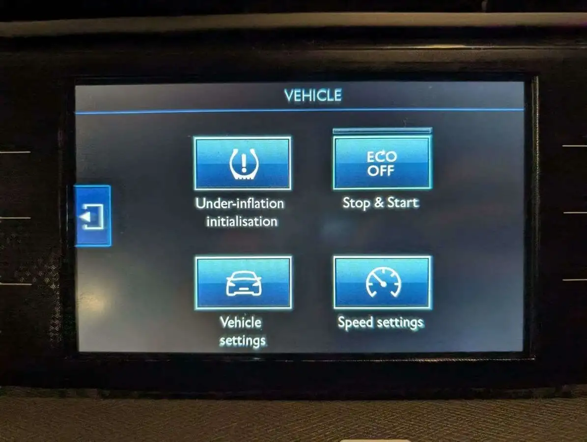 2016-citroen-c4-picasso-16bluehdi-exclusive-eat6-big-27