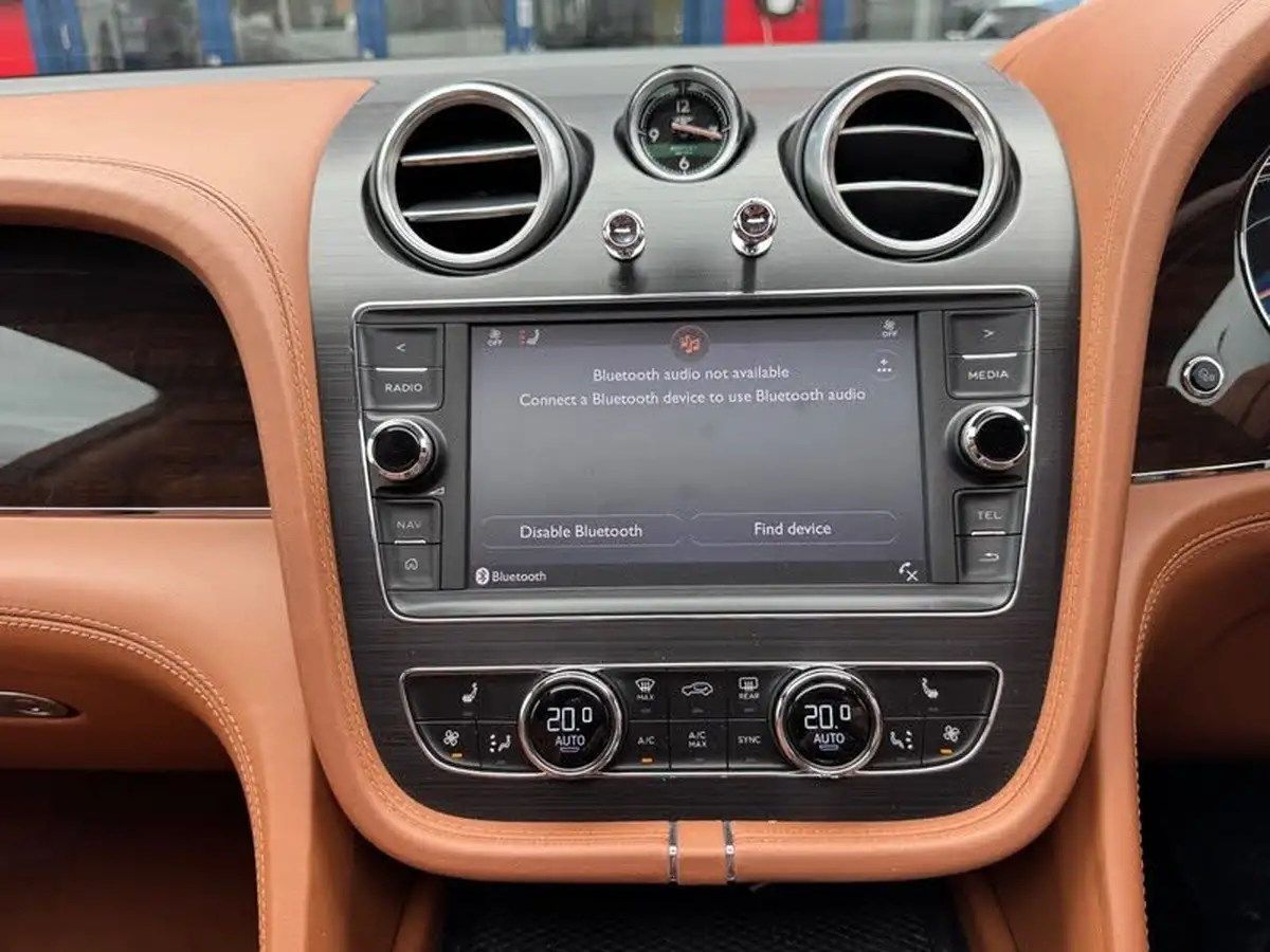 2019-bentley-bentayga-40-v8-big-12