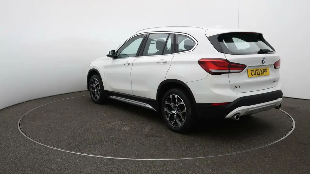 2021-bmw-x1-20-sdrive20i-xline-big-62