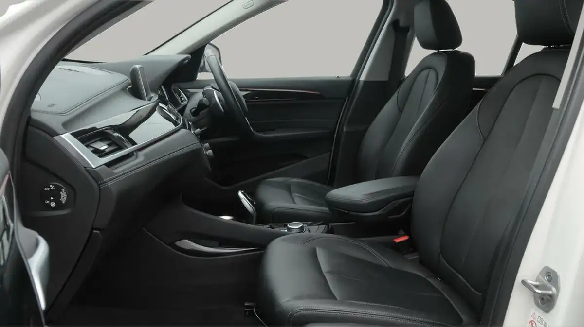 2021-bmw-x1-20-sdrive20i-xline-big-14