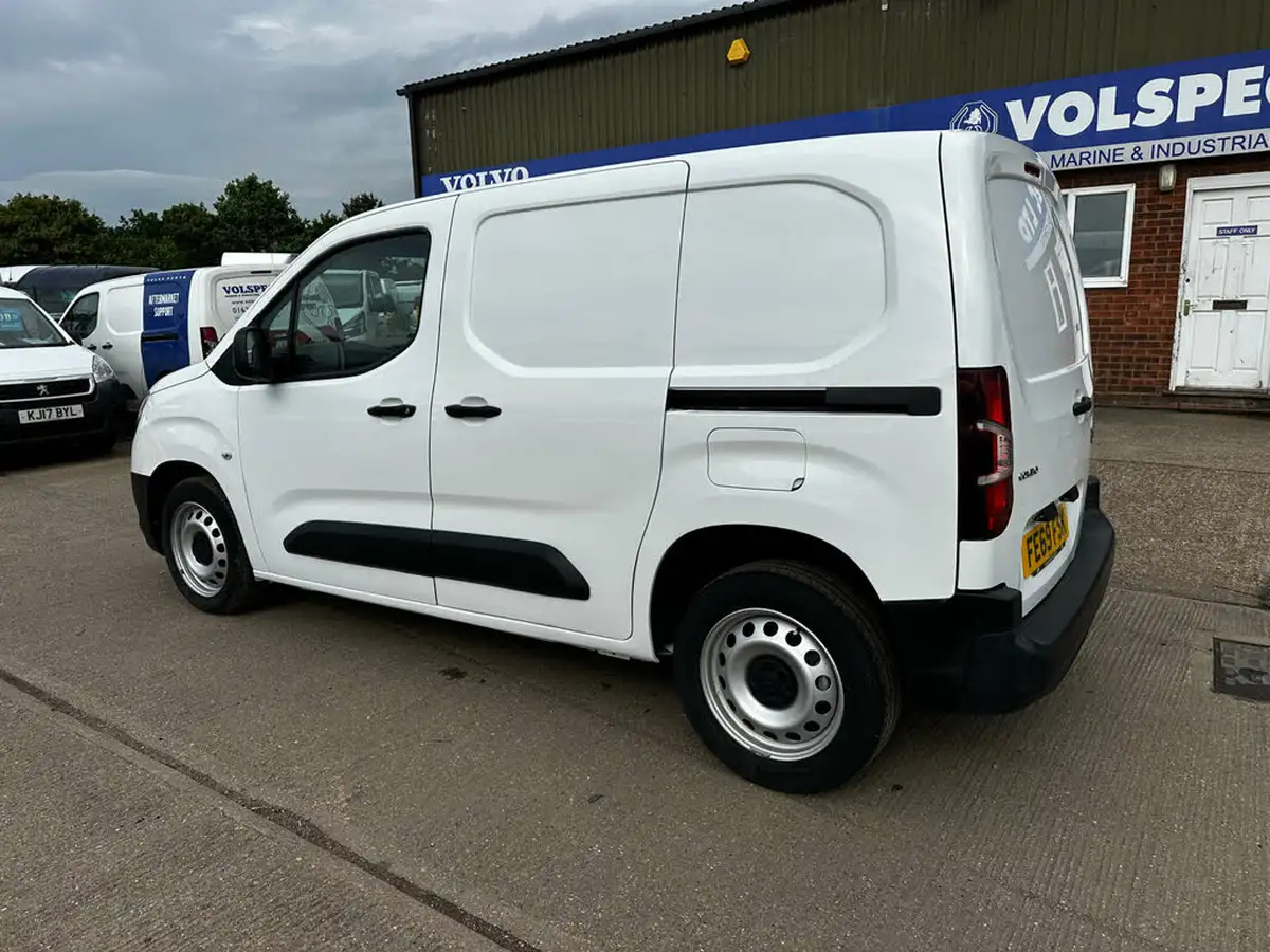 2020-vauxhall-combo-15cdti-edition-2300-75pseu6d-t-l1h1-ss-panel-big-6
