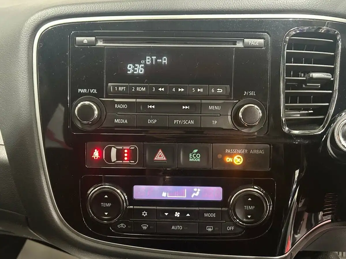 2015-mitsubishi-outlander-20-gx3h-5st-big-16