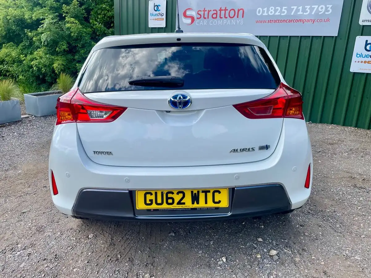 2012-toyota-auris-18-vvt-i-hsd-excel-big-5