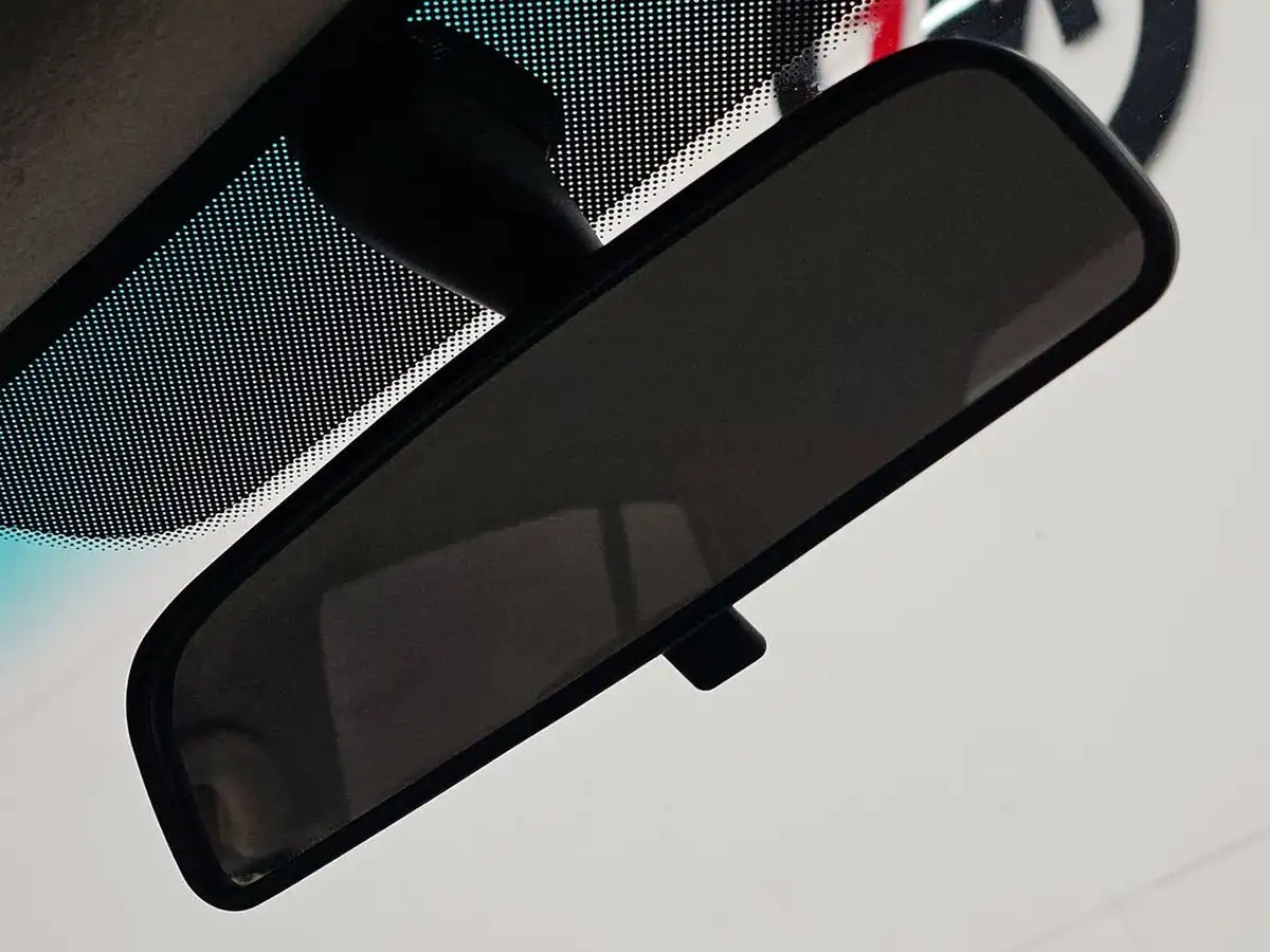 2010-hyundai-i10-12-classic-big-65