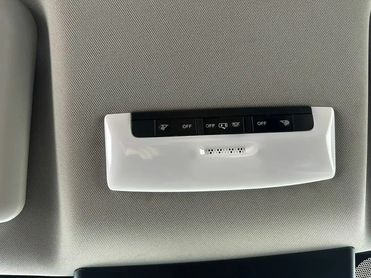 2022-nissan-leaf-e-tekna-big-28