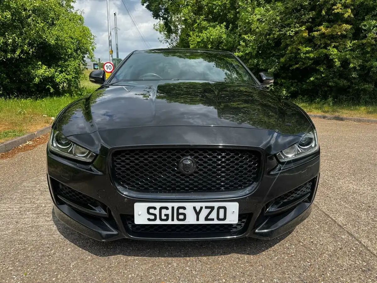 2016-jaguar-xe-20d-r-sport-163ps-auto-big-1