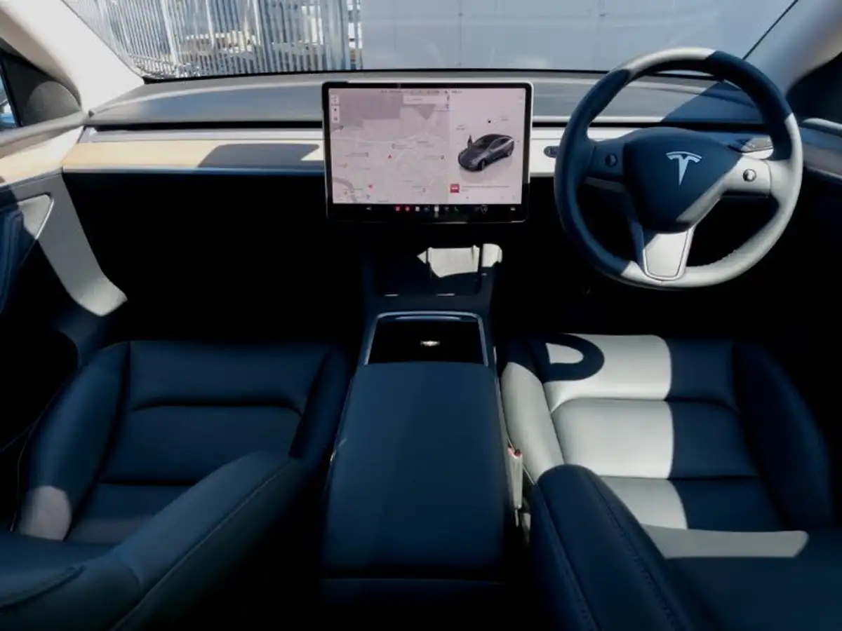 2022-tesla-model-y-e-long-range-big-2