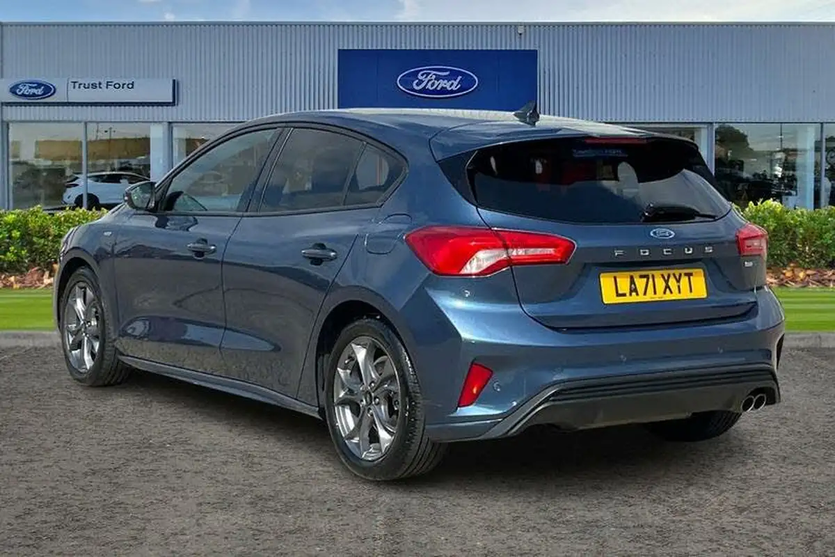 2021-ford-focus-10t-st-line-edition-125ps-hatchback-big-1
