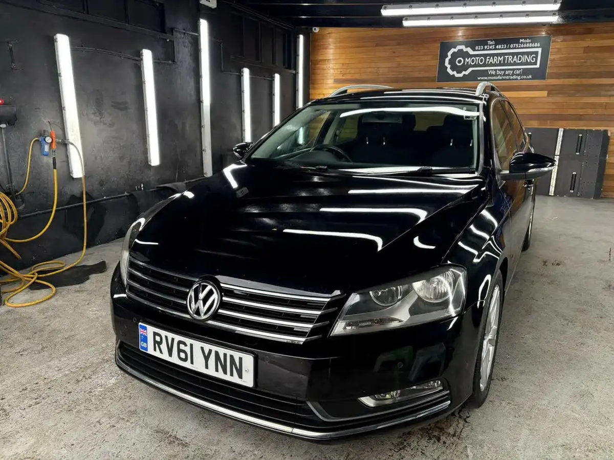 2011-volkswagen-passat-20td-sport-170ps-saloon-4d-big-2