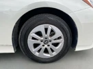 2017-toyota-prius-small-41