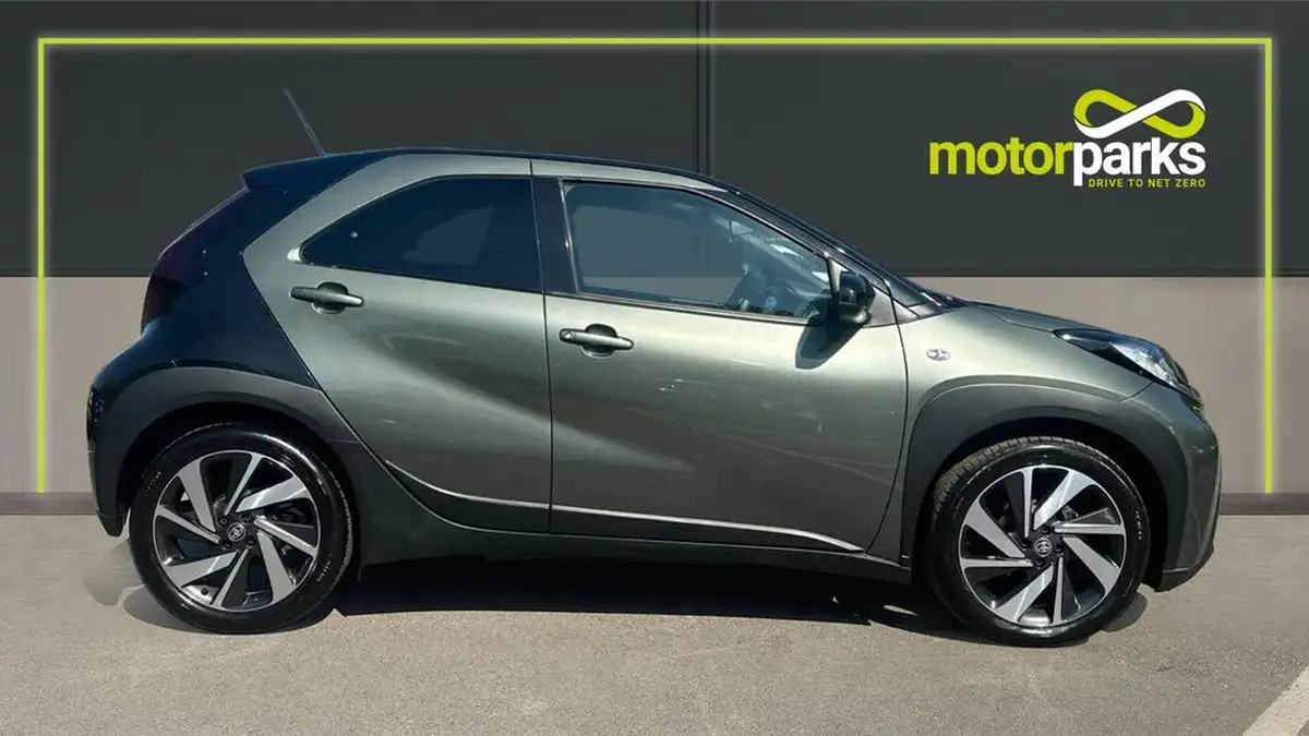 2024-toyota-aygo-x-10-vvt-i-edge-cvt-big-1