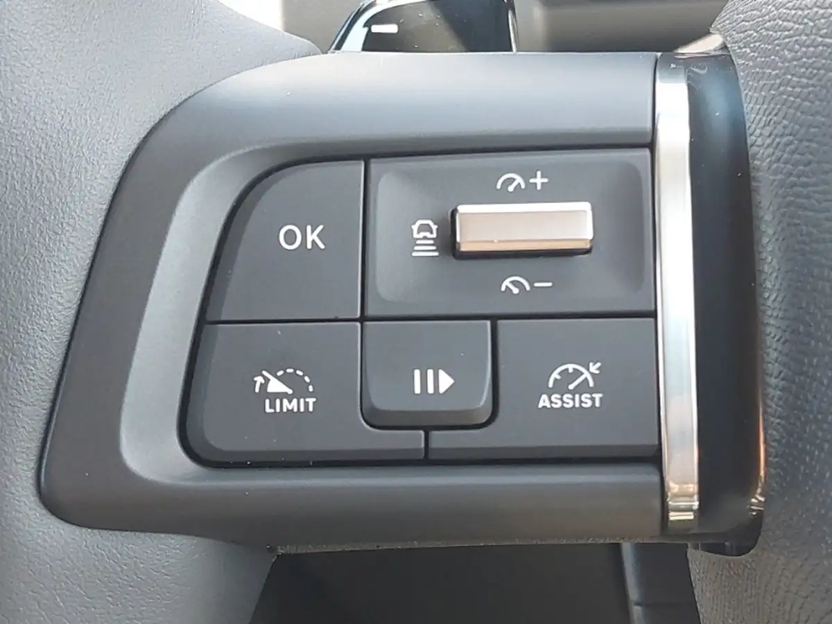 2025-citroen-c4-12-puretech-max-136ps-hybrid-e-dsc6-big-14
