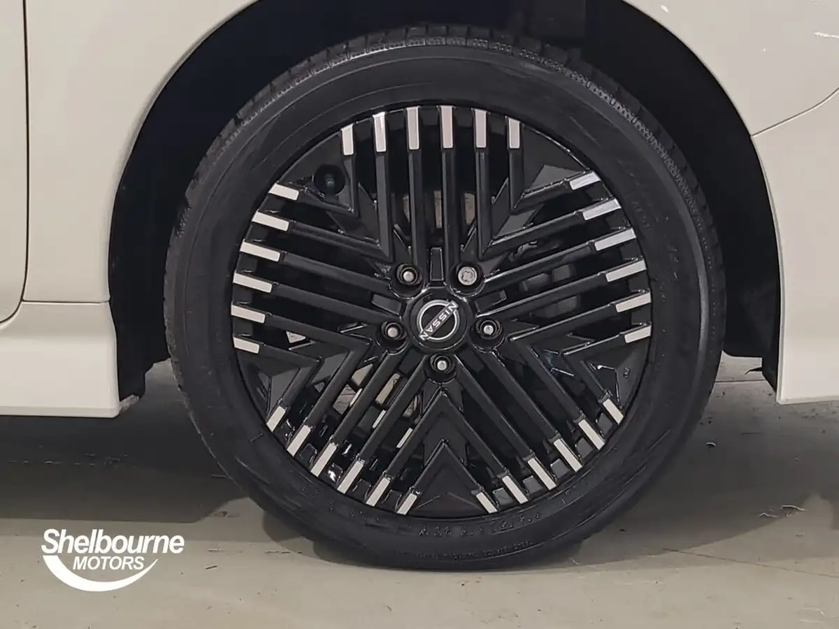 2023-nissan-leaf-e-tekna-39kwh-big-6