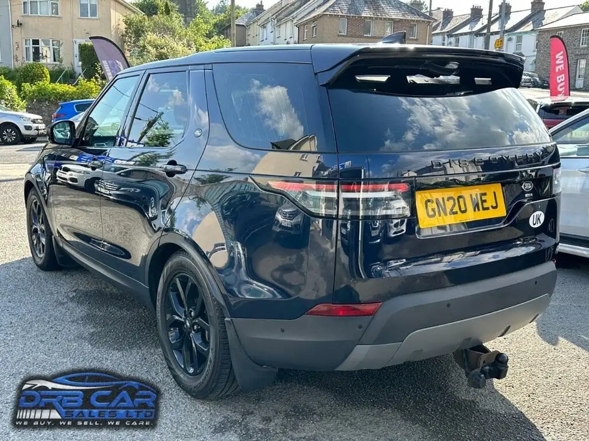 2020-land-rover-discovery-30-sd6-se-big-3