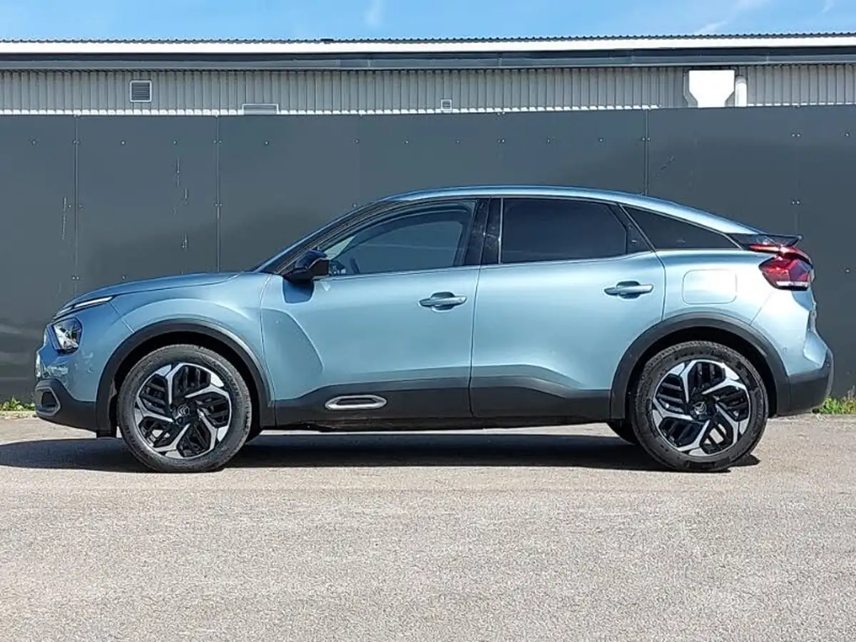 2022-citroen-c4-12-puretech-shine-130ps-big-3