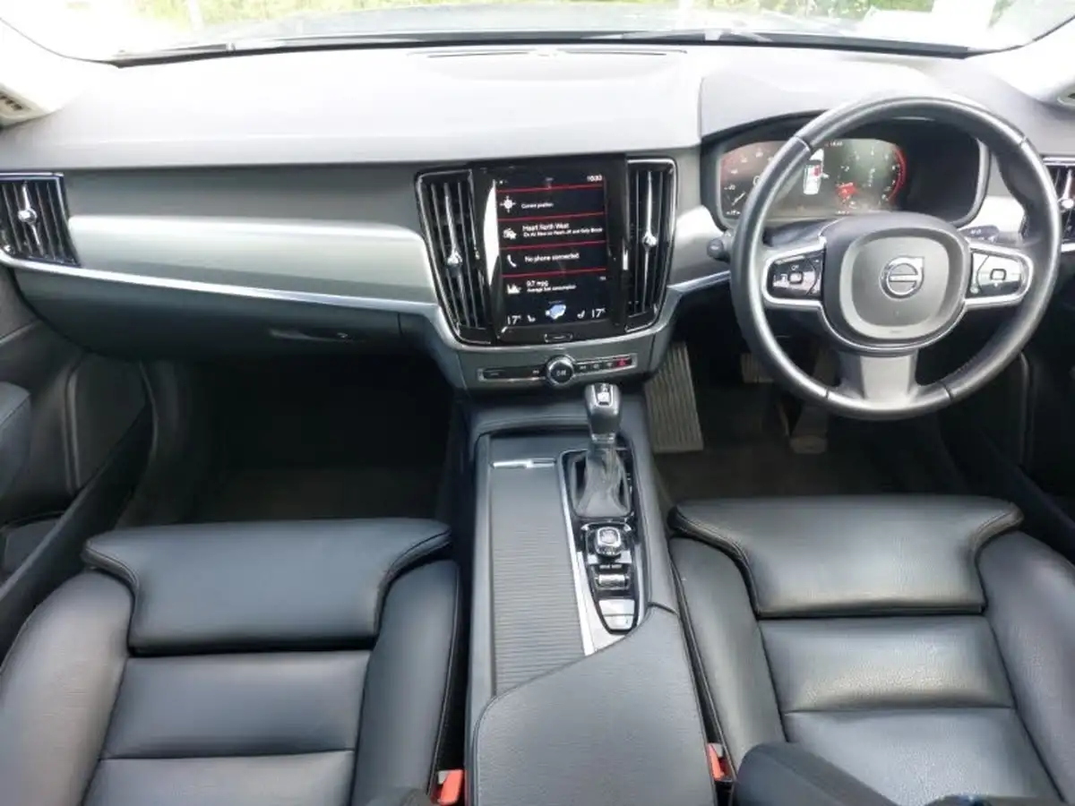 2020-volvo-s90-20-t4-momentum-plus-big-2