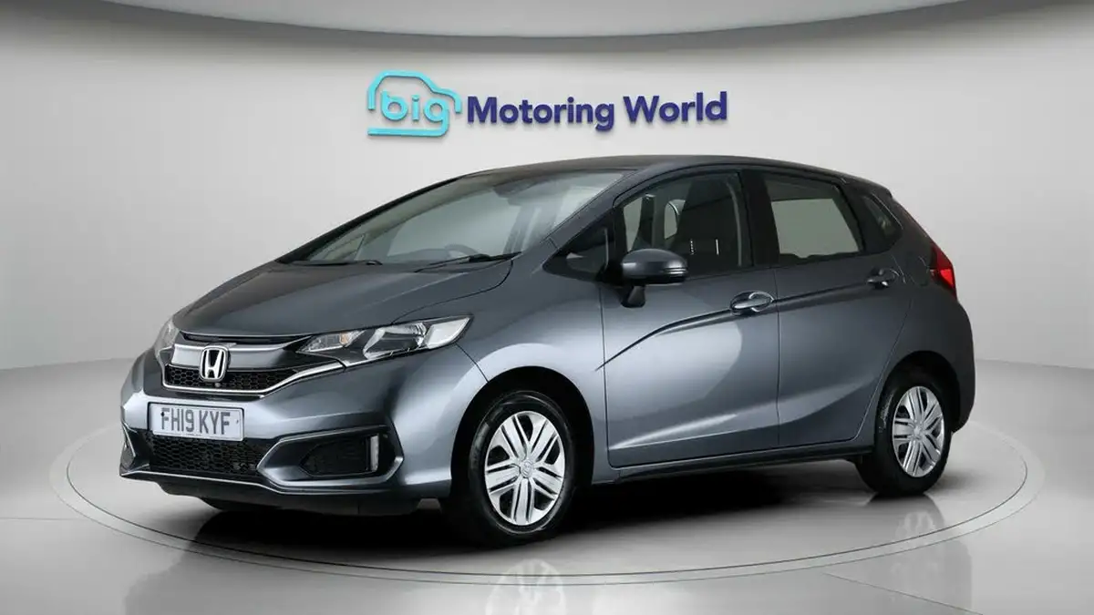 2019-honda-jazz-13-i-vtec-s-big-3